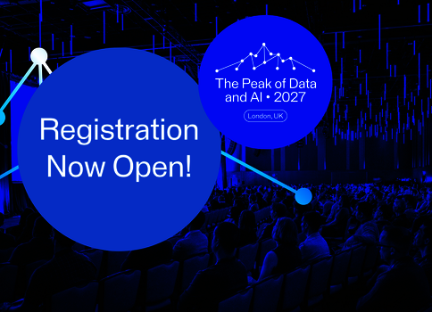 Zwei leuchtend blaue Kreise hängen über einem dunklen Konferenzsaal. Der größere Kreis zeigt 'Registration Now Open!', der kleinere bewirbt 'The Peak of Data and AI - 2027' (London, UK). Im Vordergrund sitzen Publikum, Blaulicht und Netzwerkgrafiken beleuchten die Szene.