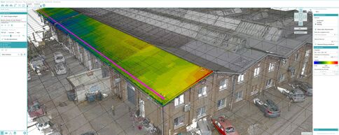 Mit dem Modul Ebenheitsanalyse in rmDATA 3DWorx ermittelt der Zimmermann rasch Verformungen einer Dachfläche.